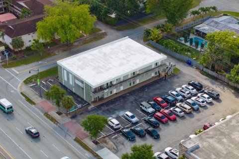 Commercial property in Hollywood, Florida № 2174229 - photo 10