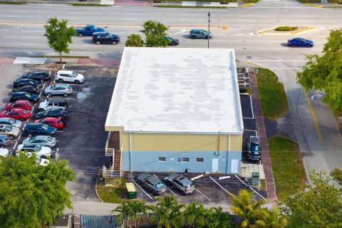 Commercial property in Hollywood, Florida № 2174229 - photo 7