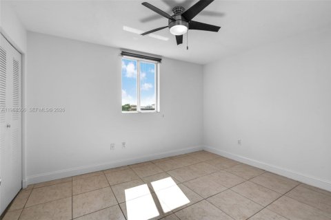 Condominio en venta en Miami, Florida, 2 dormitorios, 81.94 m2 № 2032034 - foto 10