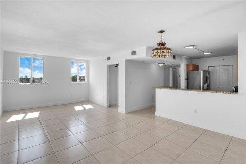 Condominio en venta en Miami, Florida, 2 dormitorios, 81.94 m2 № 2032034 - foto 3
