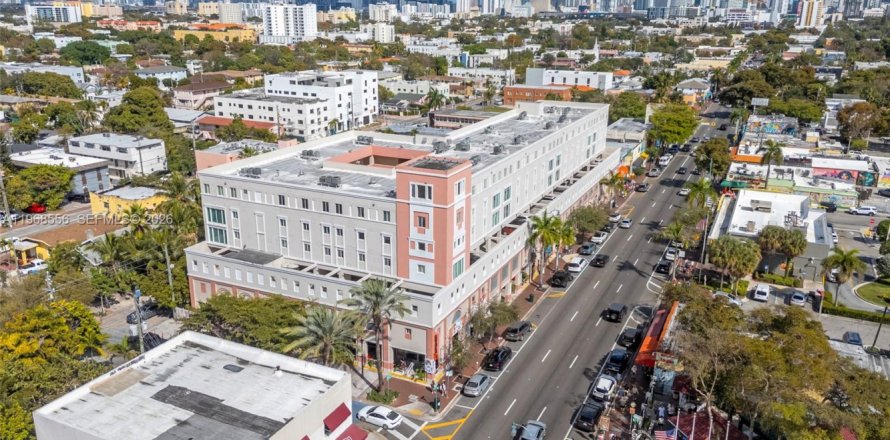 Condominio en Miami, Florida, 2 dormitorios  № 2032034
