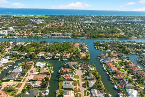 House in Palm Beach Gardens, Florida 4 bedrooms, 215.81 sq.m. № 2171831 - photo 3