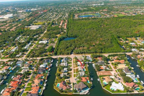 House in Palm Beach Gardens, Florida 4 bedrooms, 215.81 sq.m. № 2171831 - photo 10
