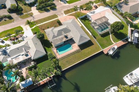 House in Palm Beach Gardens, Florida 4 bedrooms, 215.81 sq.m. № 2171831 - photo 13