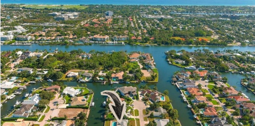 House in Palm Beach Gardens, Florida 4 bedrooms, 215.81 sq.m. № 2171831
