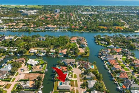 House in Palm Beach Gardens, Florida 4 bedrooms, 215.81 sq.m. № 2171831 - photo 2