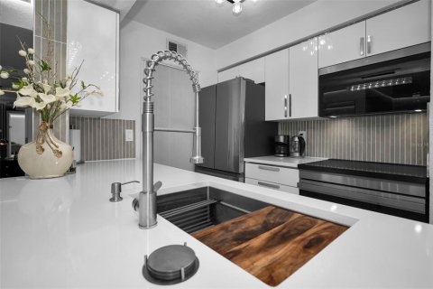 Copropriété à vendre à Largo, Floride: 2 chambres, 76.46 m2 № 2232169 - photo 3