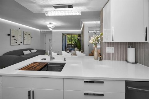 Copropriété à vendre à Largo, Floride: 2 chambres, 76.46 m2 № 2232169 - photo 8