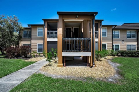 Condo in Largo, Florida, 2 bedrooms № 2232169