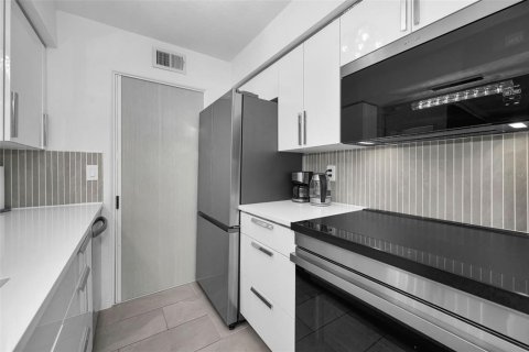 Copropriété à vendre à Largo, Floride: 2 chambres, 76.46 m2 № 2232169 - photo 4