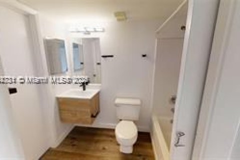 Снять в аренду квартиру в Майами, Флорида 2 спальни, 81.48м2, № 1947185 - фото 3