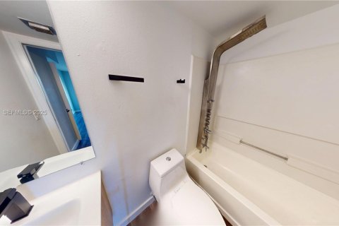 Снять в аренду квартиру в Майами, Флорида 2 спальни, 81.48м2, № 1947185 - фото 13