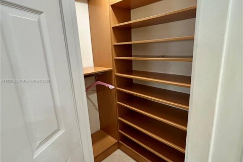Copropriété à vendre à Miami Beach, Floride: 2 chambres, 91.04 m2 № 1939493 - photo 30