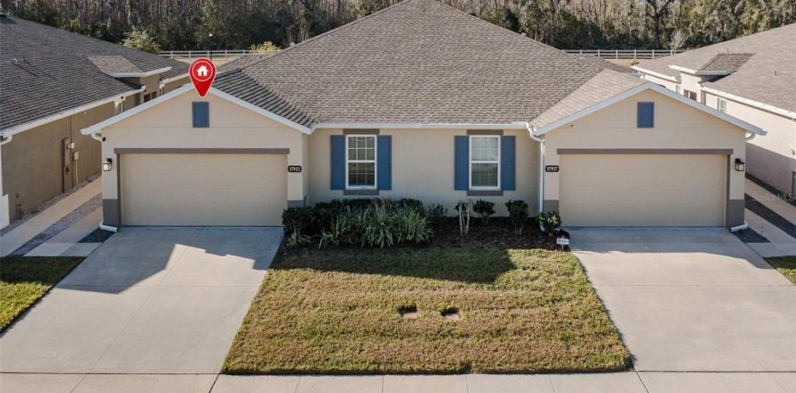 Villa ou maison à Land O' Lakes, Floride 3 chambres, 142.33 m2 № 2142332