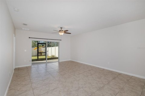 Villa ou maison à vendre à Land O' Lakes, Floride: 3 chambres, 142.33 m2 № 2142332 - photo 12