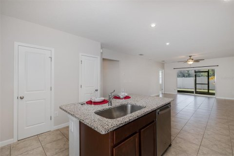 Villa ou maison à vendre à Land O' Lakes, Floride: 3 chambres, 142.33 m2 № 2142332 - photo 5
