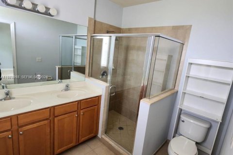 Townhouse in Miami, Florida 4 bedrooms, 214.79 sq.m. № 2033264 - photo 14