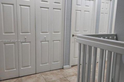 Townhouse in Miami, Florida 4 bedrooms, 214.79 sq.m. № 2033264 - photo 10