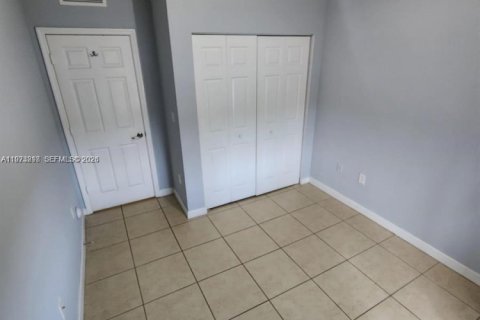 Townhouse in Miami, Florida 4 bedrooms, 214.79 sq.m. № 2033264 - photo 17