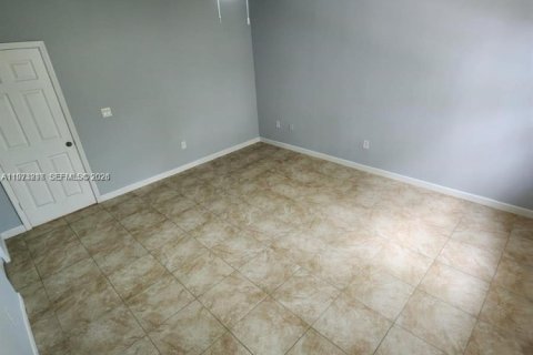 Townhouse in Miami, Florida 4 bedrooms, 214.79 sq.m. № 2033264 - photo 13