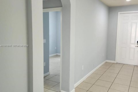 Townhouse in Miami, Florida 4 bedrooms, 214.79 sq.m. № 2033264 - photo 6