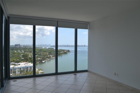 Copropriété à louer à Miami, Floride: 2 chambres, 107.58 m2 № 2348734 - photo 4
