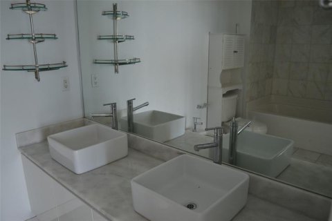 Copropriété à louer à Miami, Floride: 2 chambres, 107.58 m2 № 2348734 - photo 5