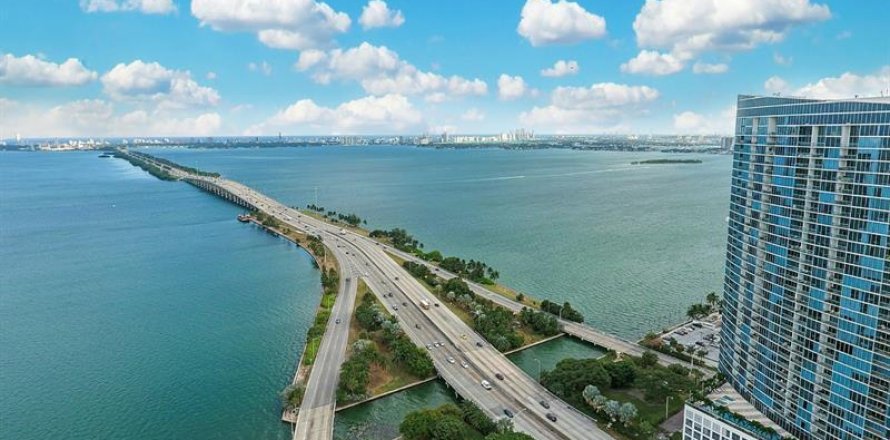 Condo à Miami, Floride, 2 chambres  № 2348734