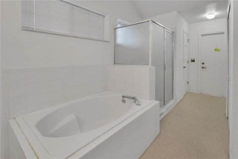 Casa en venta en DeLand, Florida, 4 dormitorios, 227.42 m2 № 2386100 - foto 20