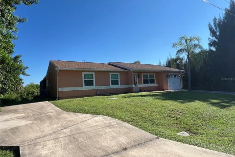 House in Port Charlotte, Florida 3 bedrooms, 118.73 sq.m. № 1901191 - photo 26