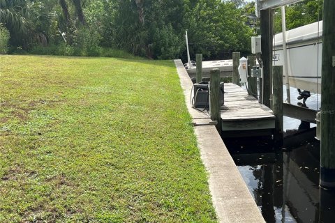 House in Port Charlotte, Florida 3 bedrooms, 118.73 sq.m. № 1901191 - photo 30