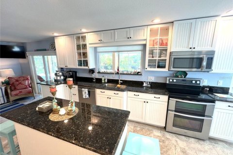 House in Port Charlotte, Florida 3 bedrooms, 118.73 sq.m. № 1901191 - photo 13