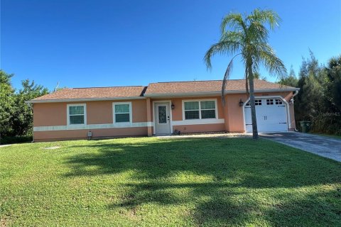 House in Port Charlotte, Florida 3 bedrooms, 118.73 sq.m. № 1901191 - photo 1