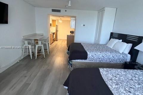 Condo in Sunny Isles Beach, Florida  № 2035313 - photo 7