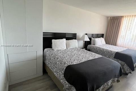 Condo in Sunny Isles Beach, Florida  № 2035313 - photo 6