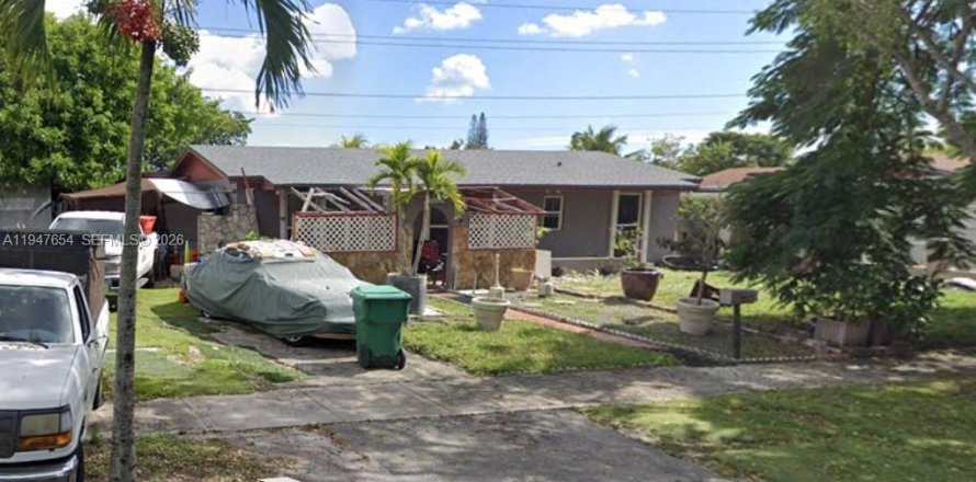 Casa en Miami Gardens, Florida 3 dormitorios, 166.67 m2 № 2003670