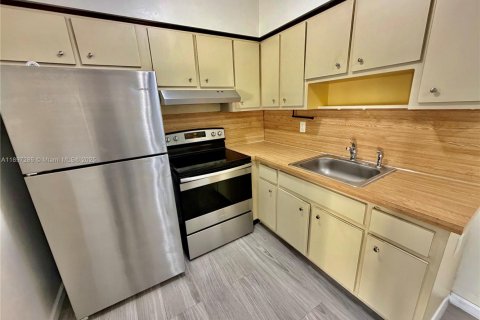 Снять в аренду квартиру в Холливуд, Флорида 1 спальня, 58.53м2, № 1948774 - фото 15