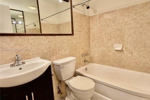 Снять в аренду квартиру в Холливуд, Флорида 1 спальня, 58.53м2, № 1948774 - фото 8