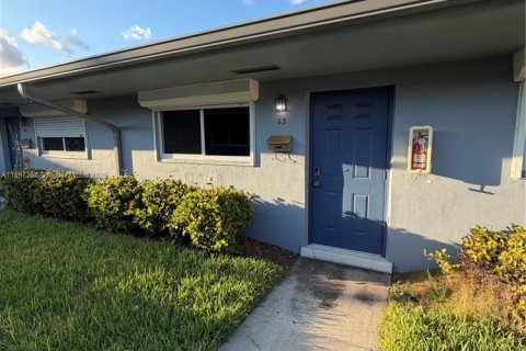 Снять в аренду квартиру в Холливуд, Флорида 1 спальня, 58.53м2, № 1948774 - фото 1