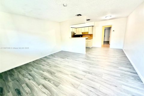 Снять в аренду квартиру в Холливуд, Флорида 1 спальня, 58.53м2, № 1948774 - фото 11