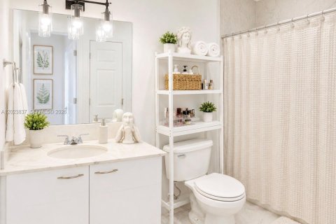 Condo in Miami, Florida, 1 bedroom  № 2252447 - photo 6
