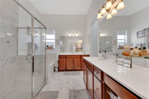 Casa en venta en Miami, Florida, 3 dormitorios, 183.95 m2 № 1982467 - foto 21