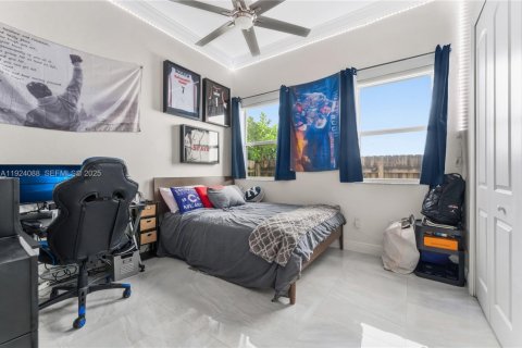 Casa en venta en Miami, Florida, 3 dormitorios, 183.95 m2 № 1982467 - foto 17