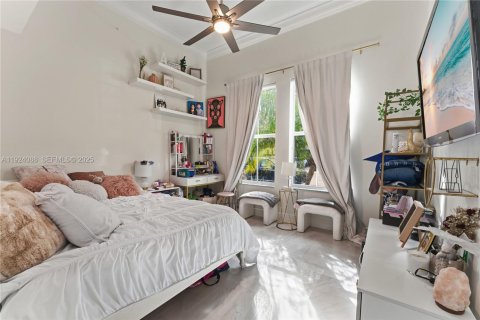 Casa en venta en Miami, Florida, 3 dormitorios, 183.95 m2 № 1982467 - foto 18