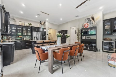 Casa en venta en Miami, Florida, 3 dormitorios, 183.95 m2 № 1982467 - foto 12