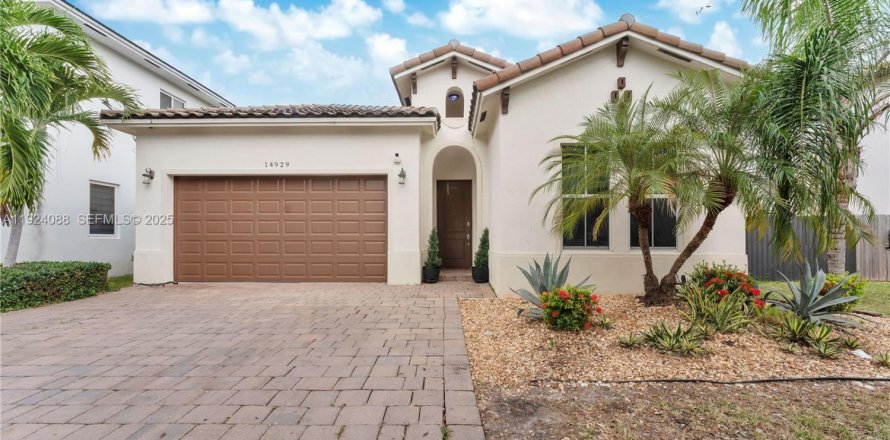 Casa en Miami, Florida 3 dormitorios, 183.95 m2 № 1982467