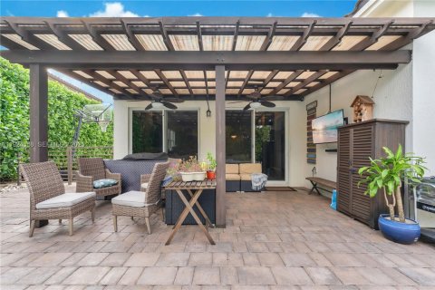 Casa en venta en Miami, Florida, 3 dormitorios, 183.95 m2 № 1982467 - foto 29