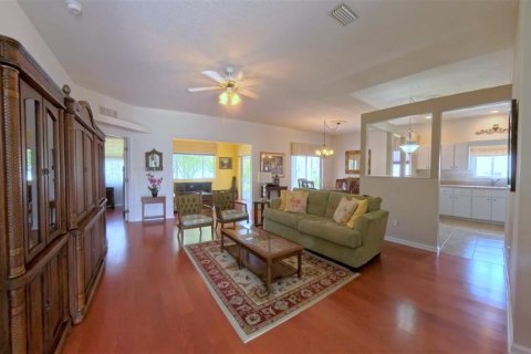House in Ocala, Florida 3 bedrooms, 152.36 sq.m. № 1654917 - photo 8
