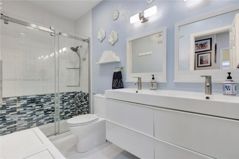 Casa en venta en Miramar, Florida, 4 dormitorios, 224.27 m2 № 1982827 - foto 29