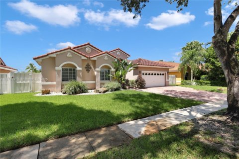 Casa en venta en Miramar, Florida, 4 dormitorios, 224.27 m2 № 1982827 - foto 3